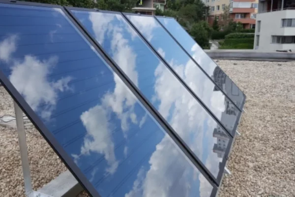 solarny-kolektor-na-plochej-streche-epdm-systemy